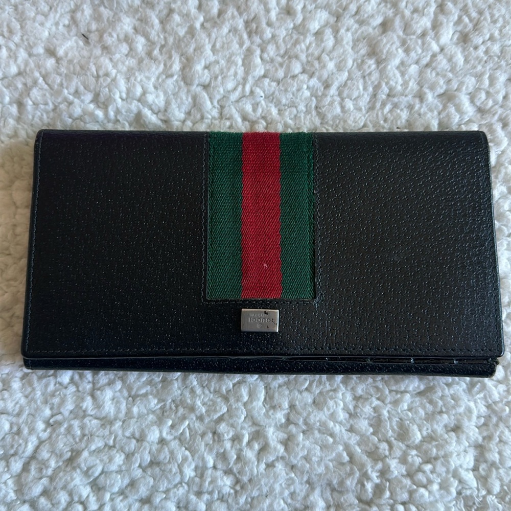 Gucci wallet.